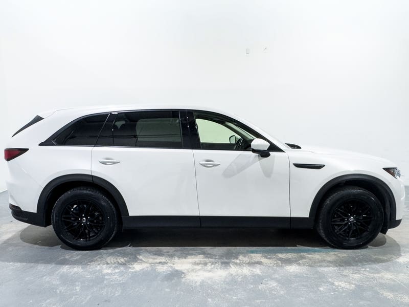 Vehicle photo 3