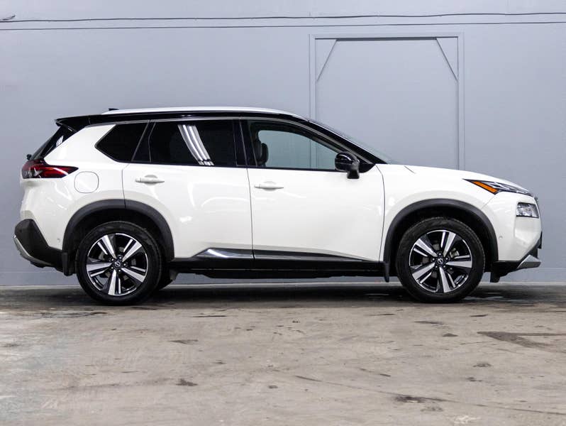 Vehicle photo 3