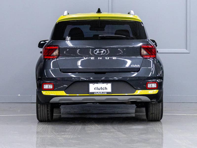 Vehicle photo 4