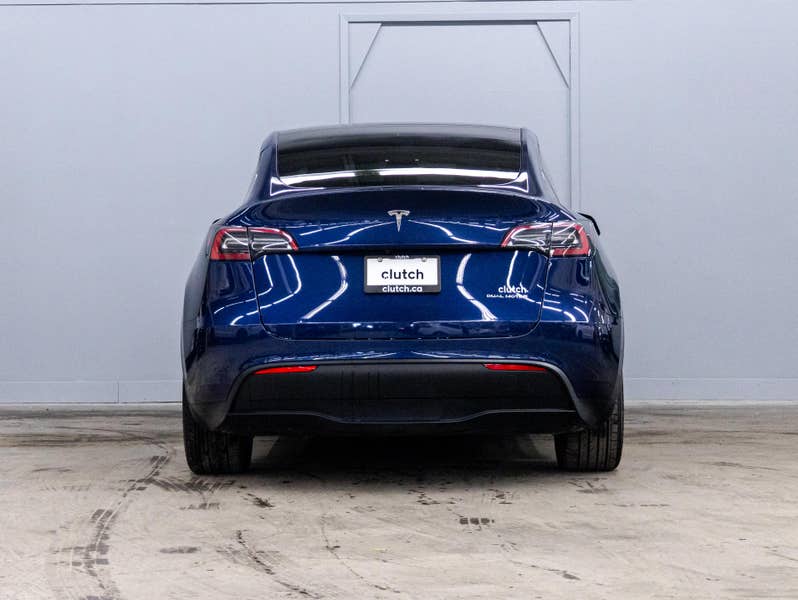 Vehicle photo 4