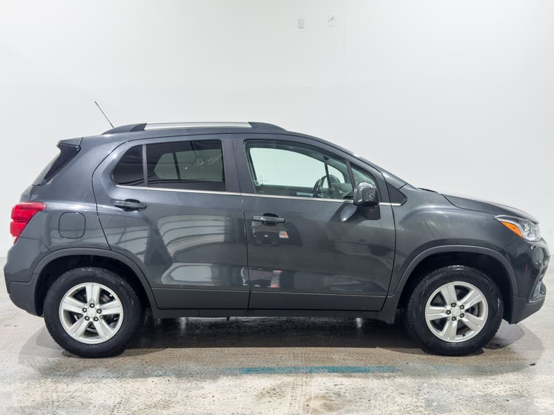 Vehicle photo 3