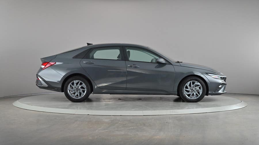 Vehicle photo 4