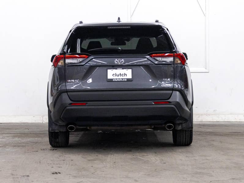 Vehicle photo 4