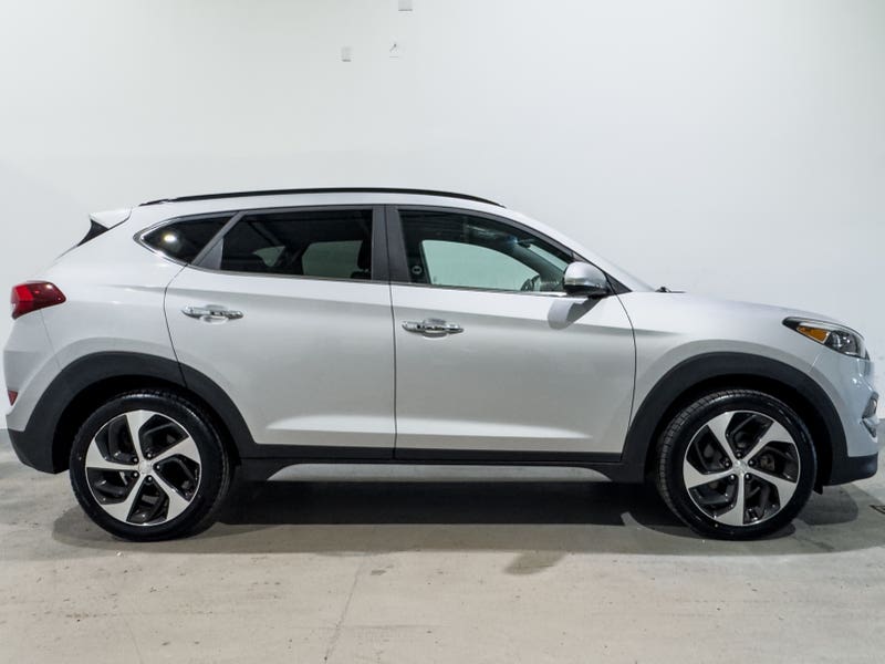 Vehicle photo 3