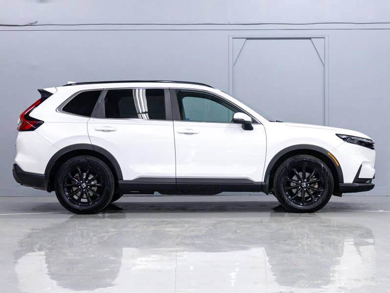 Vehicle photo 3