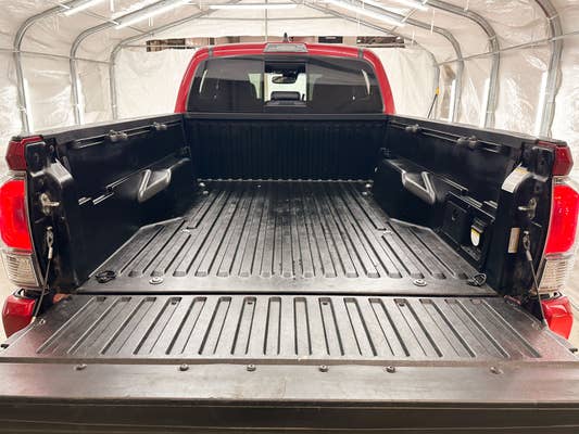 Toyota Tacoma SR 4x4 w/ TRD Sport Pkg.
