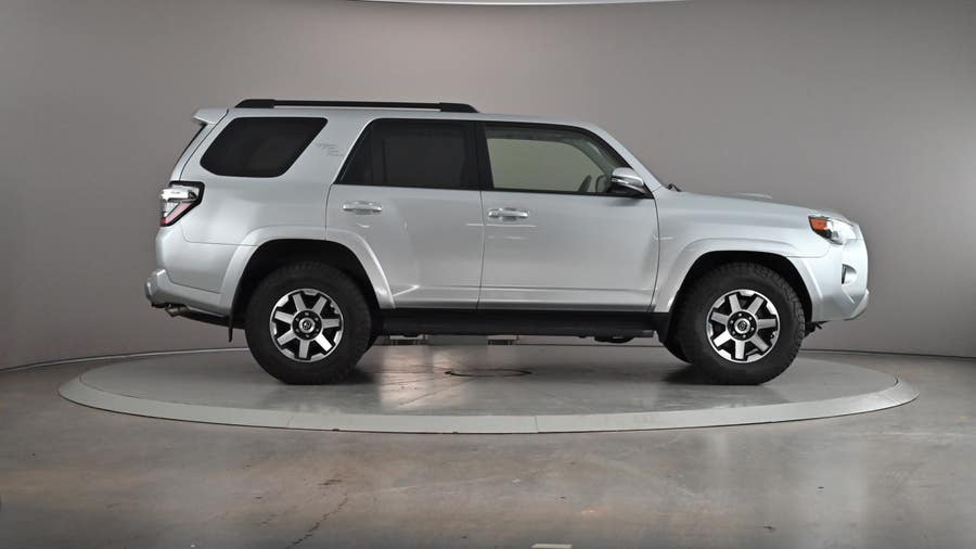Vehicle photo 4