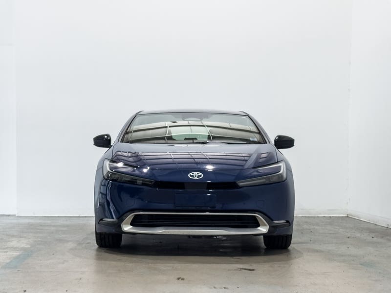 Vehicle photo 2