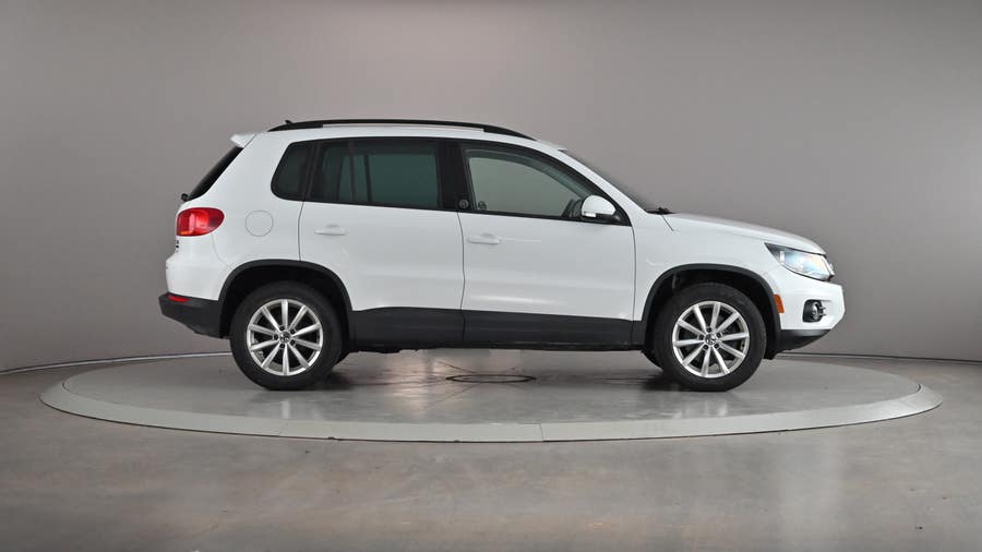 Vehicle photo 4