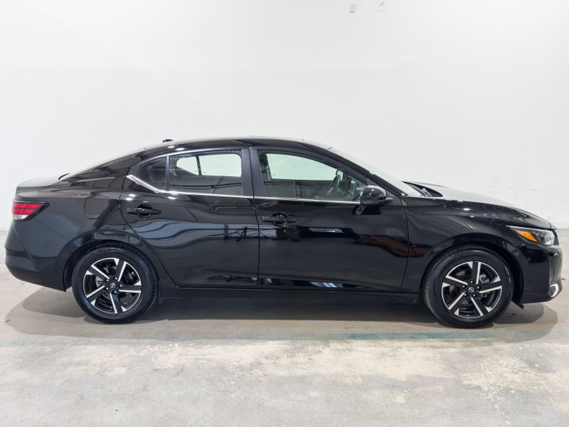 Vehicle photo 3