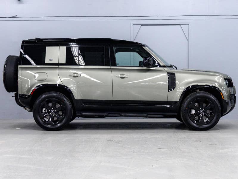 Vehicle photo 3