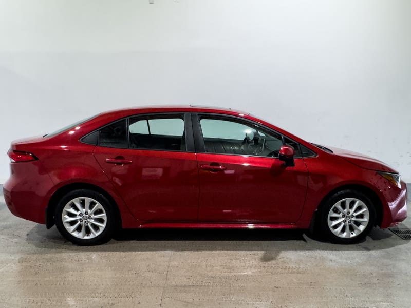 Vehicle photo 3