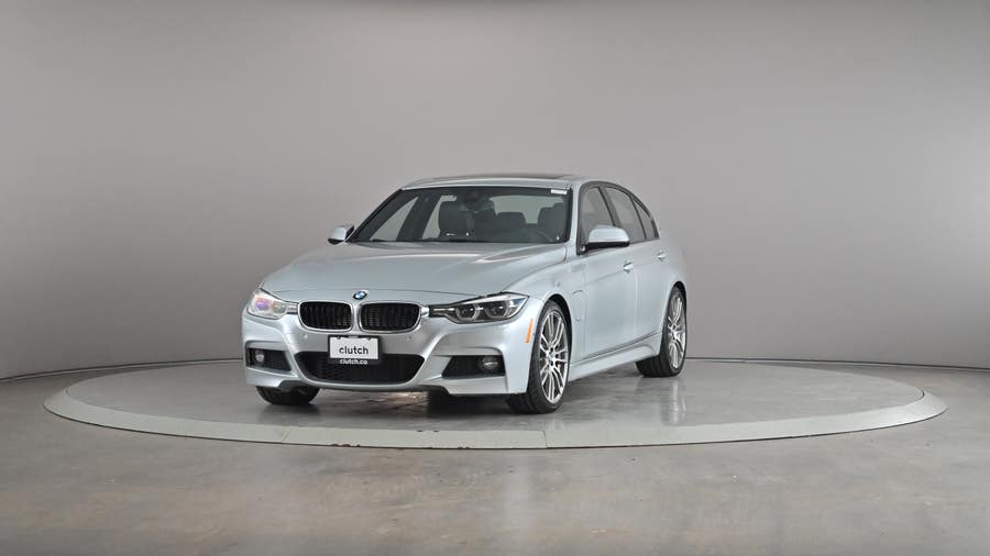 Vehicle photo 2