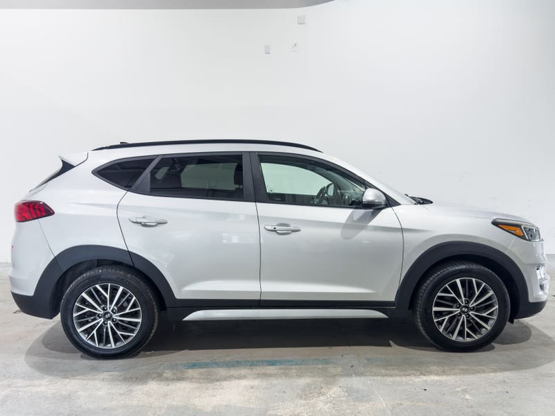 Vehicle photo 3