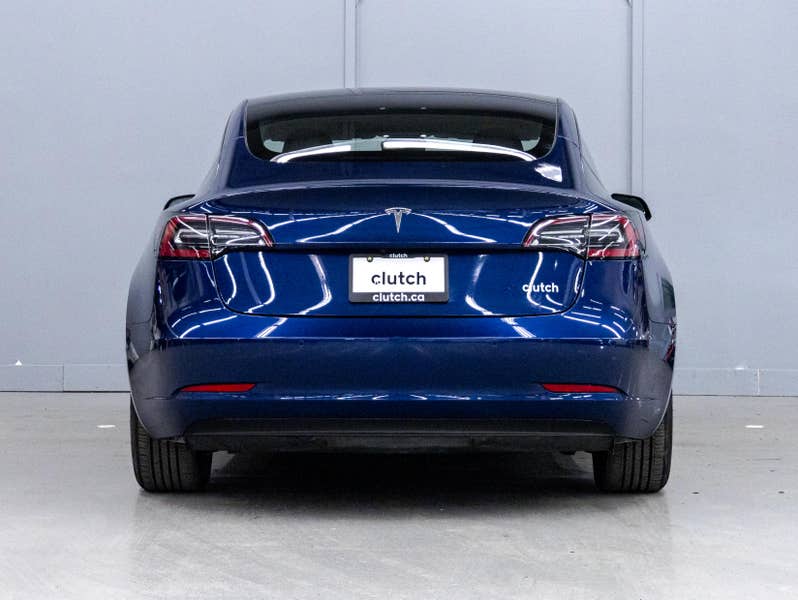 Vehicle photo 4