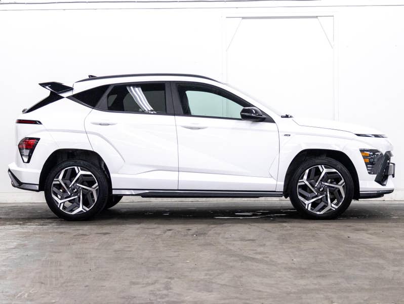 Vehicle photo 3
