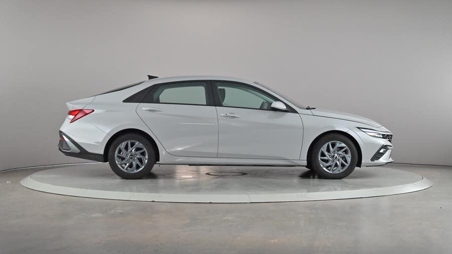 Vehicle photo 4