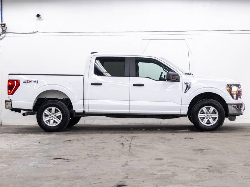 Vehicle photo 3