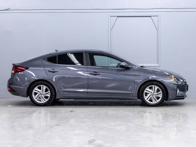 Vehicle photo 3