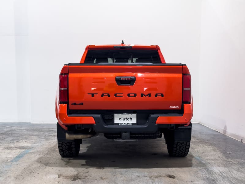 Vehicle photo 4