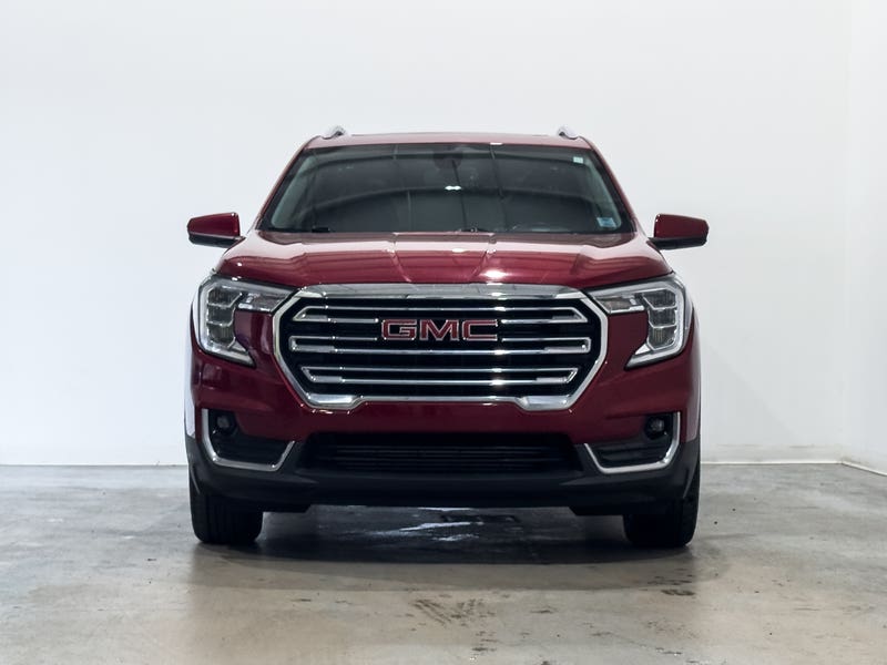Vehicle photo 2