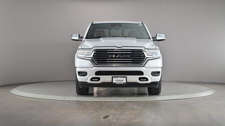 Vehicle photo 3