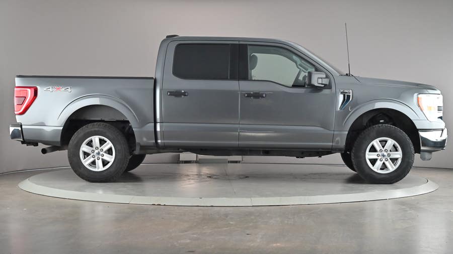 Vehicle photo 4