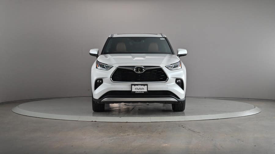 Vehicle photo 3