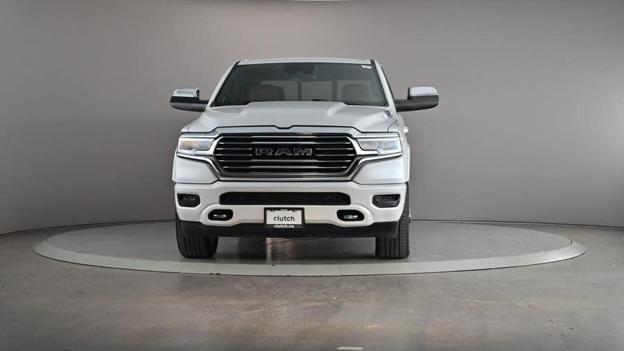 Vehicle photo 3