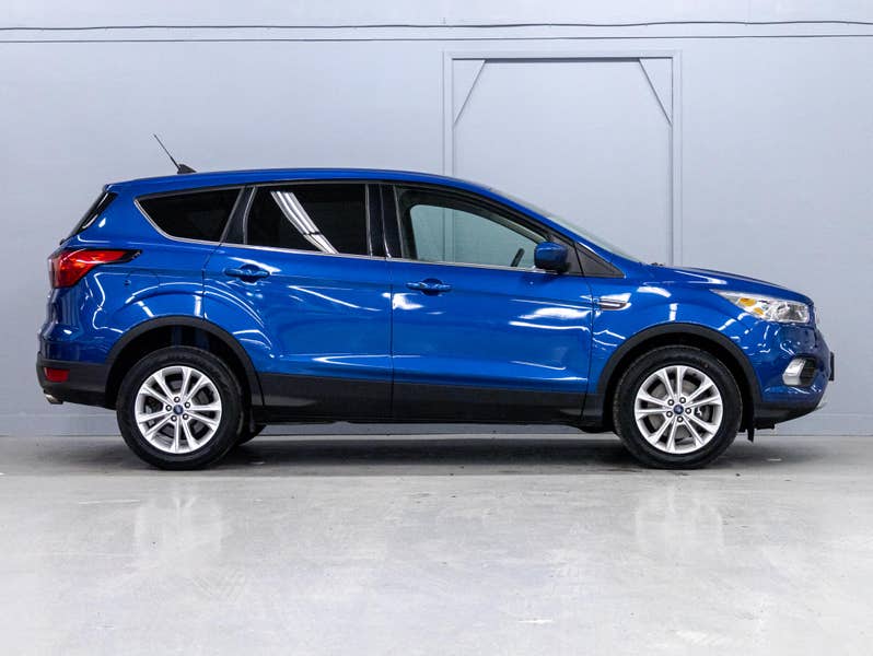 Vehicle photo 3