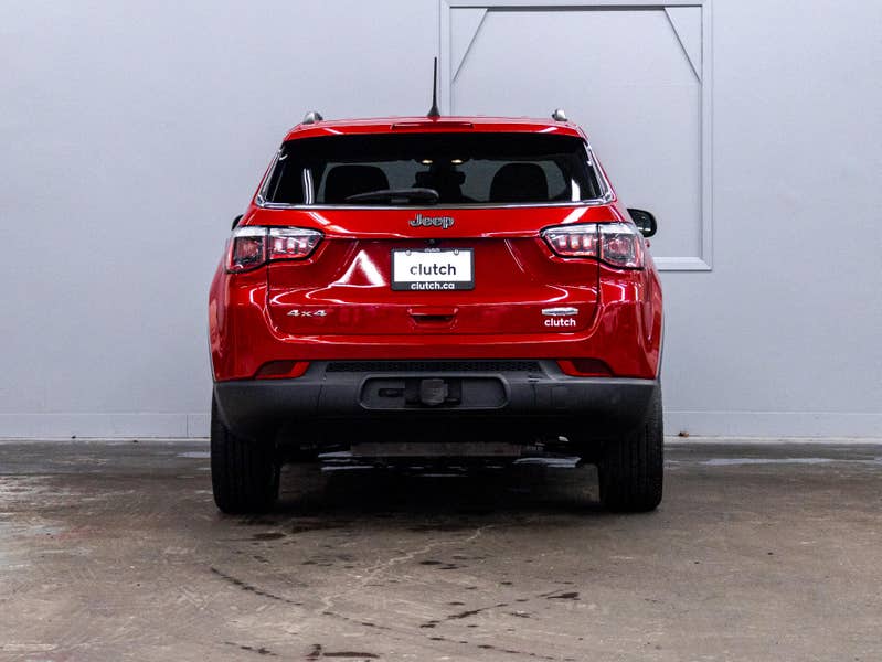 Vehicle photo 4