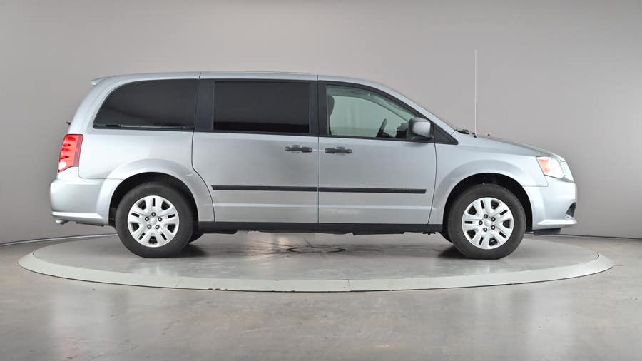 Vehicle photo 4