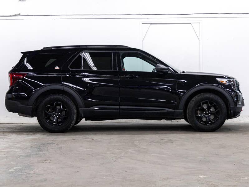 Vehicle photo 3