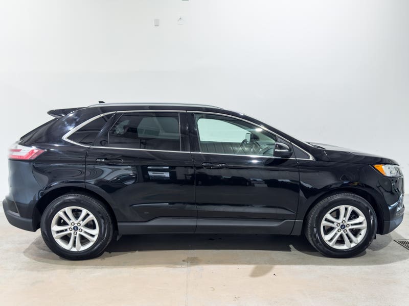 Vehicle photo 3