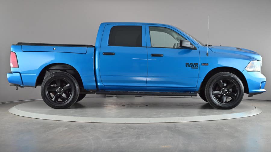 Vehicle photo 4