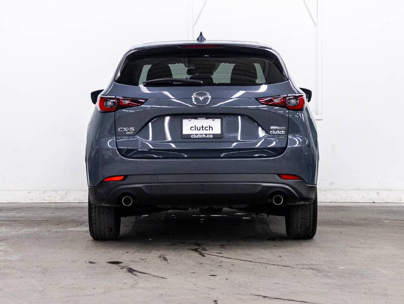 Vehicle photo 4