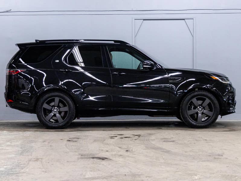 Vehicle photo 3
