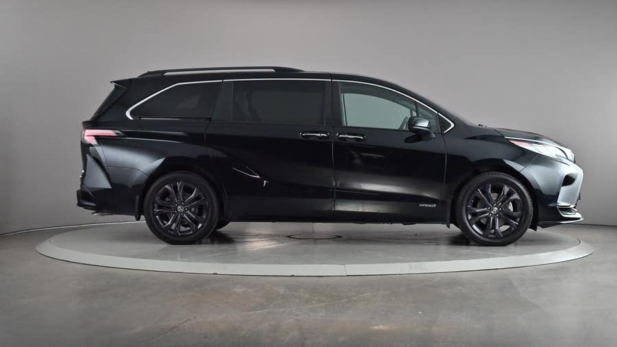 Vehicle photo 4
