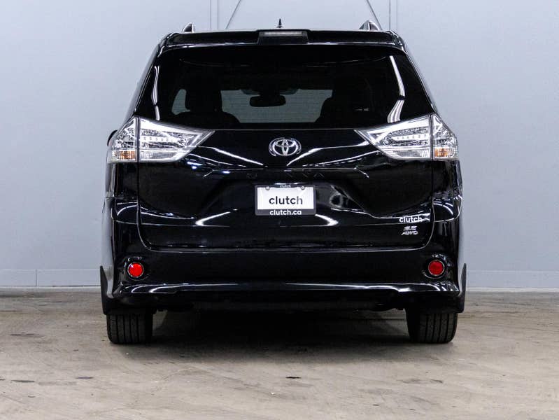 Vehicle photo 4