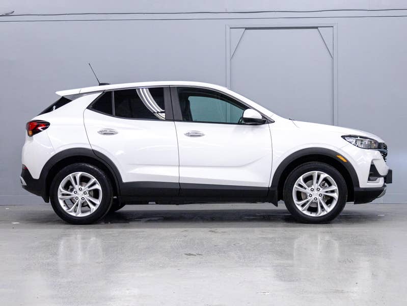 Vehicle photo 3