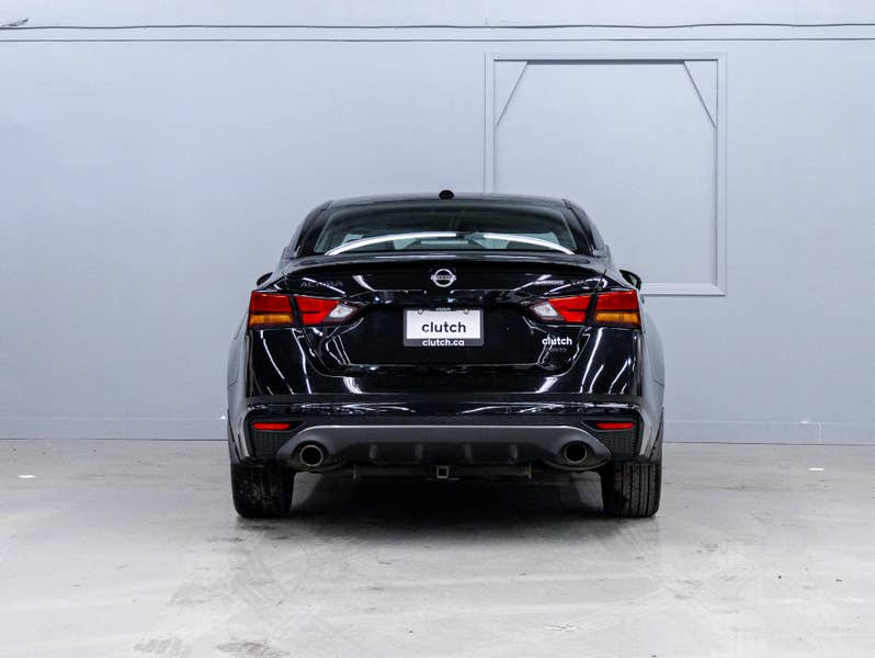 Vehicle photo 4
