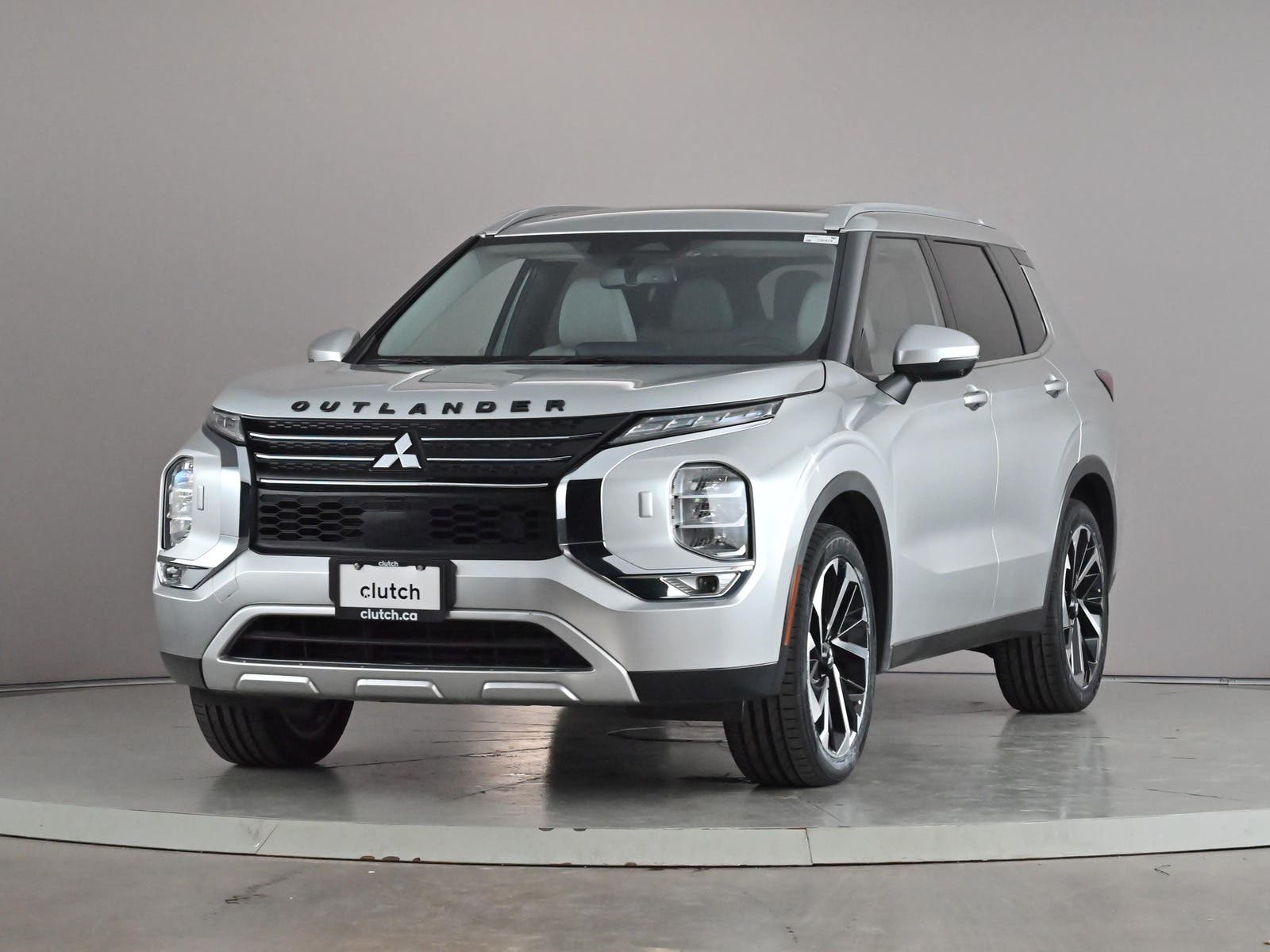 Gray 2024 Mitsubishi Outlander SUV / Crossover  Automatic