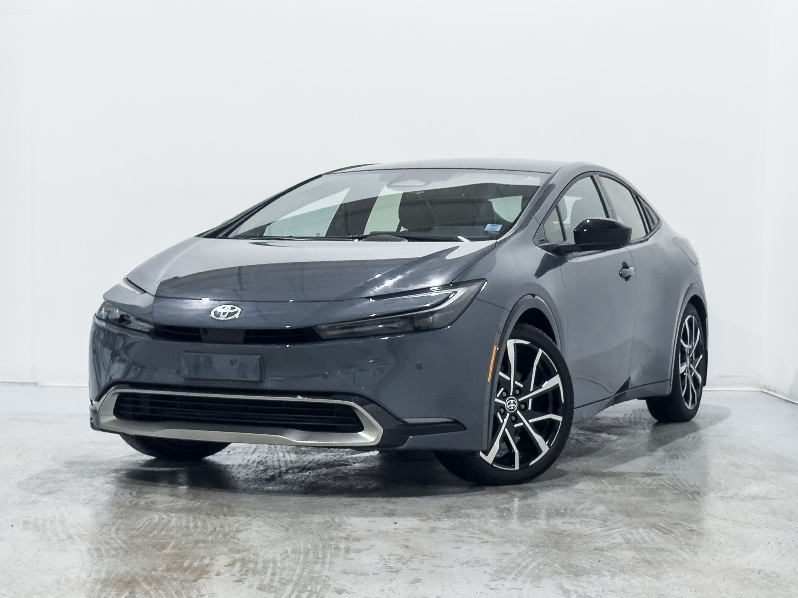 Toyota Prius Plug-In Hybrid XSE Premium FWD 2025
