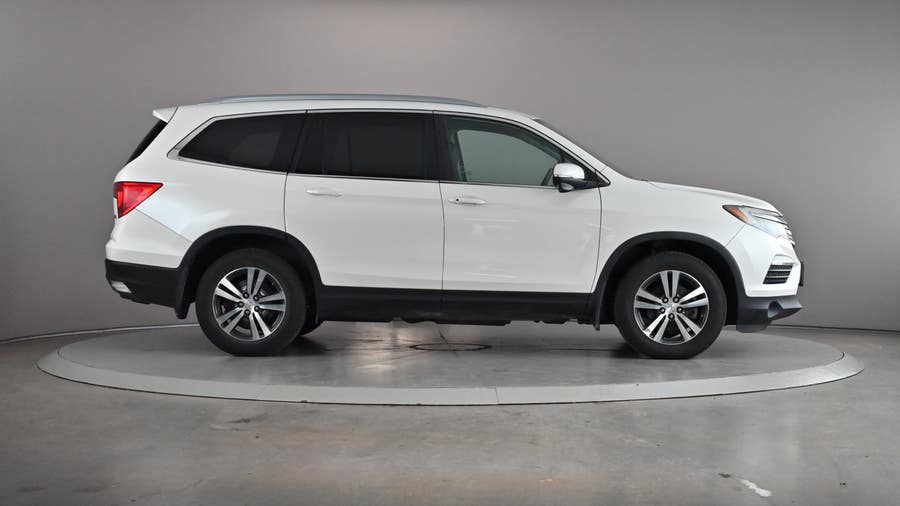 Vehicle photo 4