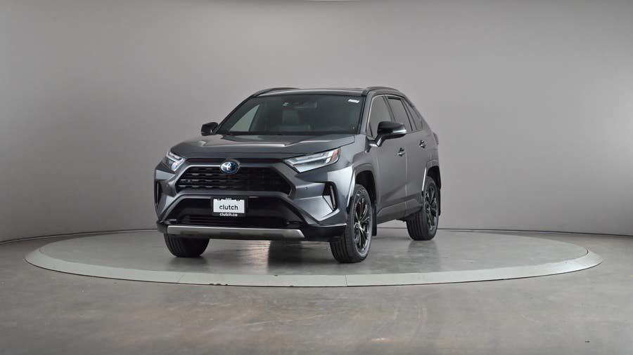 Vehicle photo 2
