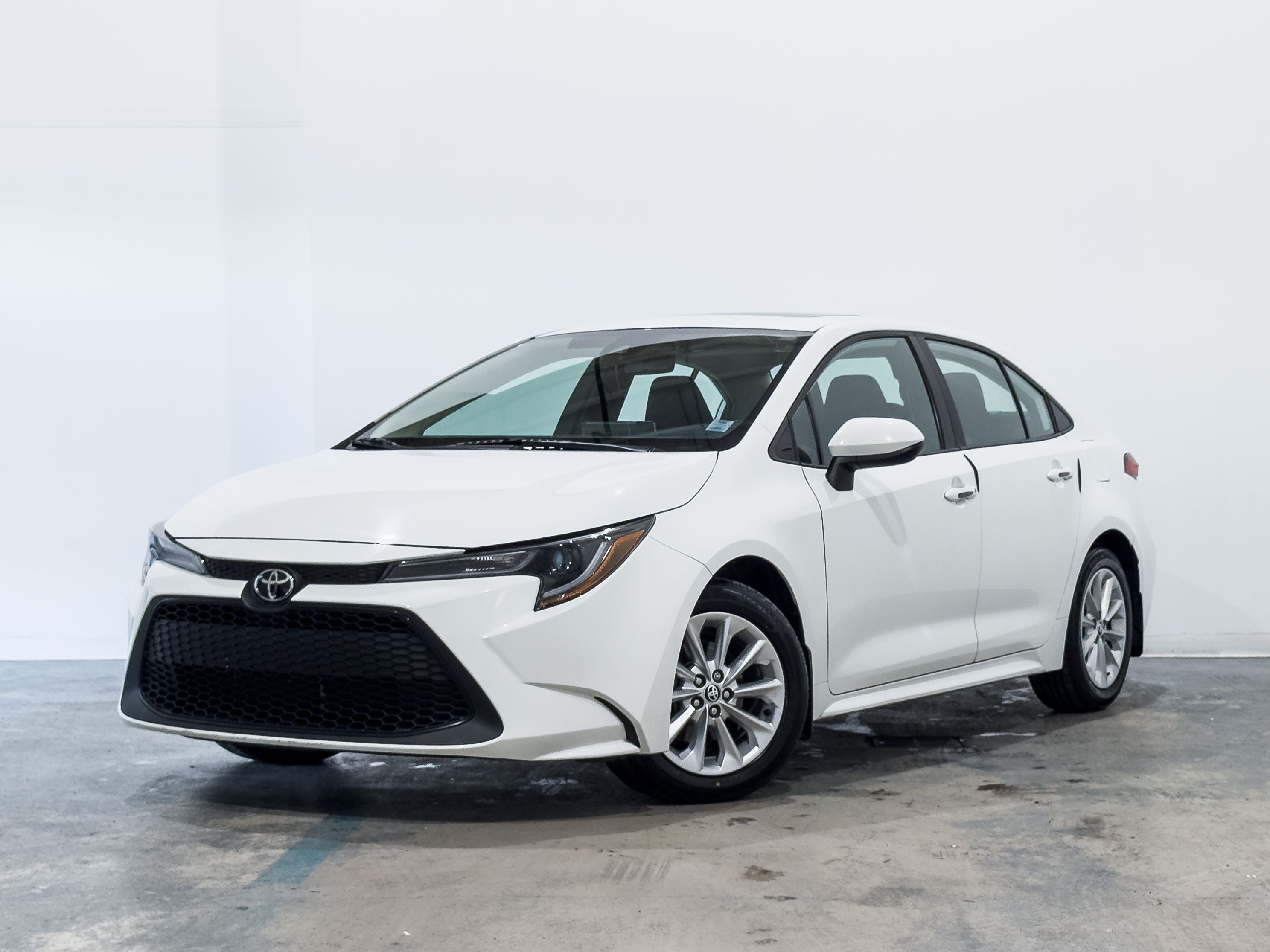  2021 Toyota Corolla LE FWD   
