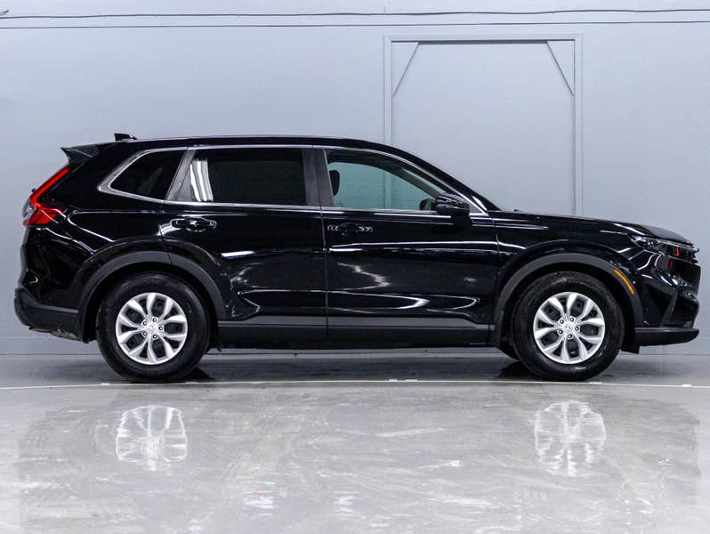Vehicle photo 3