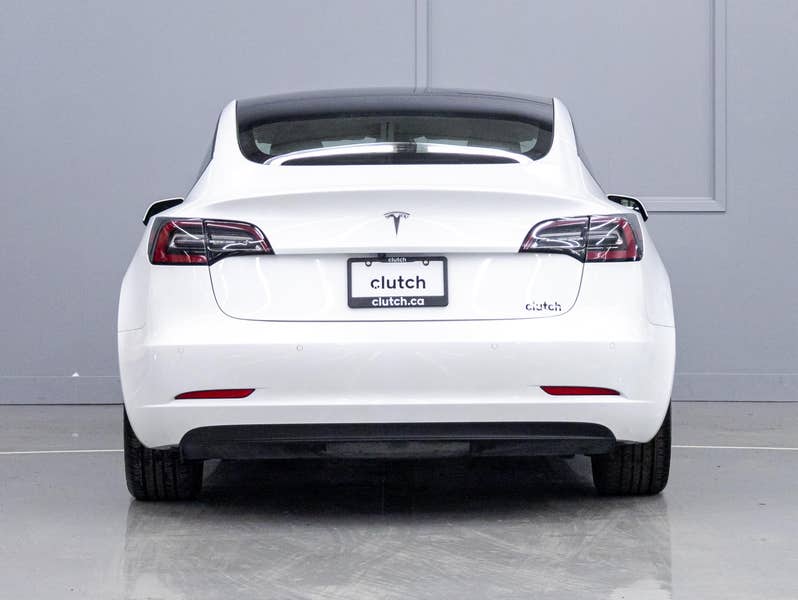 Vehicle photo 4