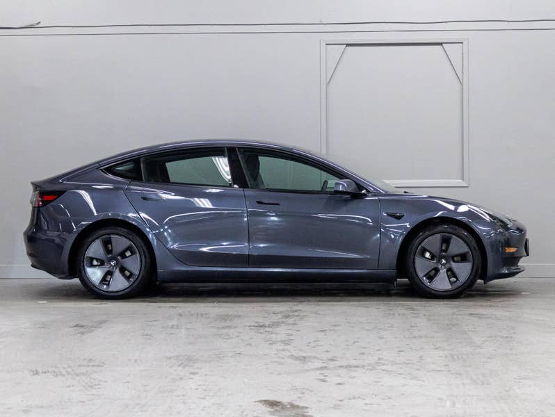 Vehicle photo 2