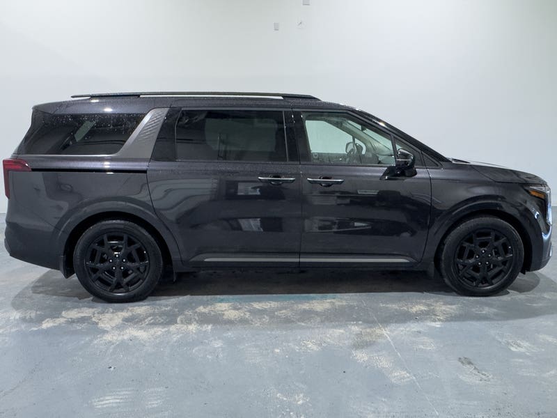 Vehicle photo 3